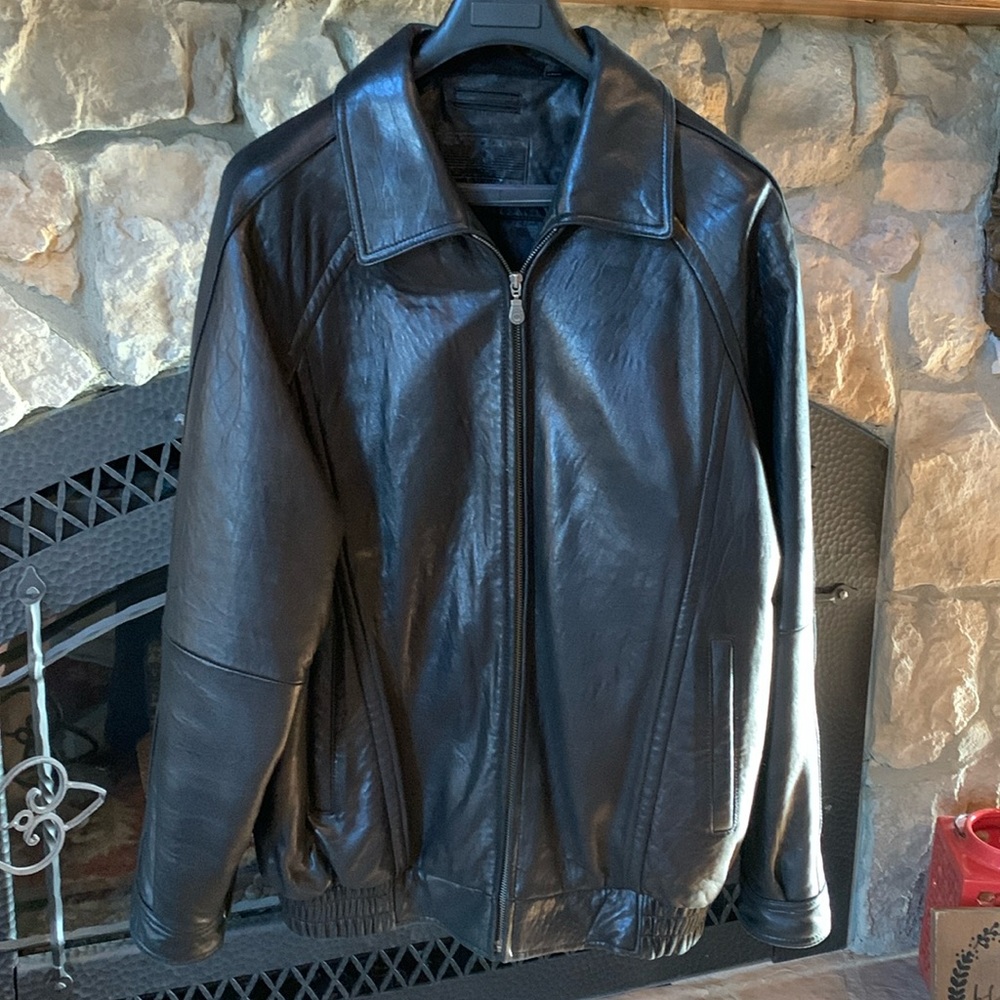 🔥 Roundtree & Yorke Genuine lamb skin Bomber Jacket💙 offers welcomed